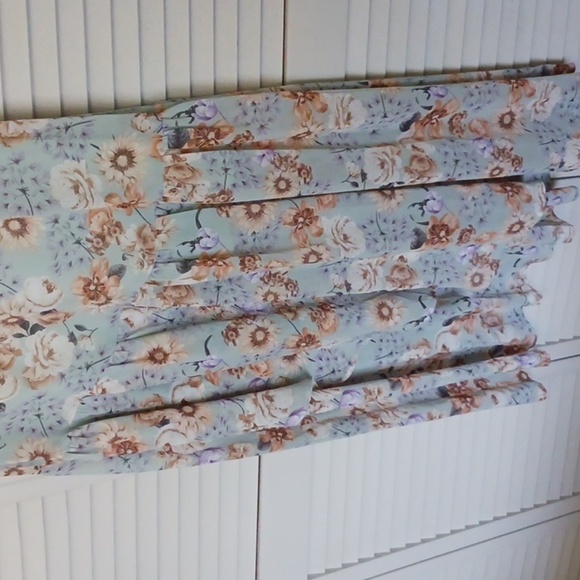 LOVE Riche Prairie Floral Maxi Dress, Size M - Picture 4 of 10